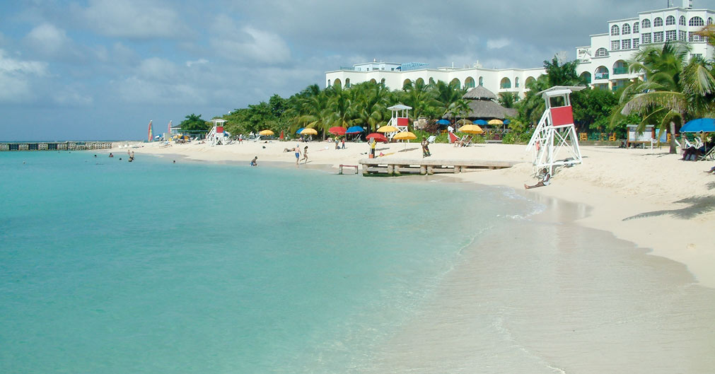 Doctors-Cave-Beach.jpg